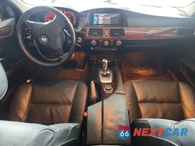 Zdjęcie 8 z 12 samochodu: 2010 BMW 528 XI VIN:WBANV1C57AC443232 - miniatura