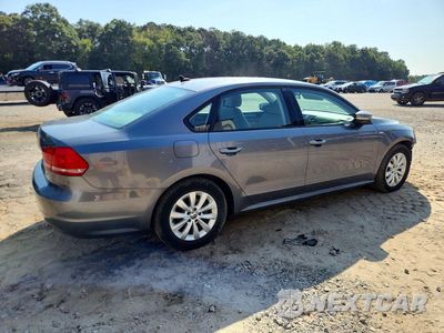 Trzecie zdjęcie samochodu z tyłu: 2014 VOLKSWAGEN PASSAT S VIN:1VWAP7A32EC015877 - miniatura