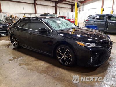 Czwarte zdjęcie samochodu z boku: 2019 TOYOTA CAMRY SE VIN:4T1B11HK3KU822106 - miniatura