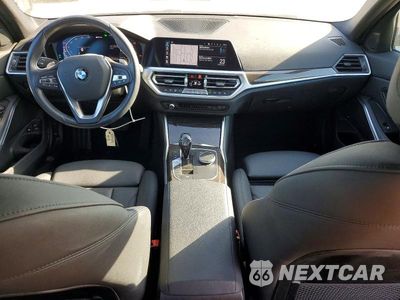 Zdjęcie 8 z 13 samochodu: 2021 BMW 330E VIN:3MW5P7J09M8B62615 - miniatura