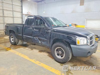 Czwarte zdjęcie samochodu z boku: 2005 DODGE DAKOTA ST VIN:1D7HE22K85S271310 - miniatura