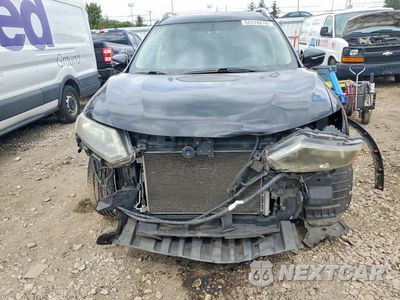 Piąte zdjęcie samochodu w środku: 2015 NISSAN ROGUE SV VIN:5N1AT2MV3FC879753 - miniatura
