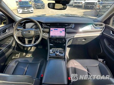 Zdjęcie 7 z 10 samochodu: 2023 JEEP GRAND CHEROKEE LIMITED 4XE VIN:1C4RJYB66P8786449 - miniatura