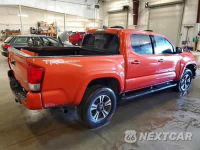 Trzecie zdjęcie samochodu z tyłu: 2017 TOYOTA TACOMA TRD SPORT VIN:5TFAZ5CN8HX049173 - miniatura