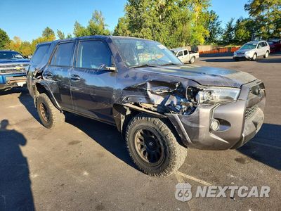 Czwarte zdjęcie samochodu z boku: 2017 TOYOTA 4RUNNER SR5 PREMIUM VIN:JTEBU5JRXH5443709 - miniatura