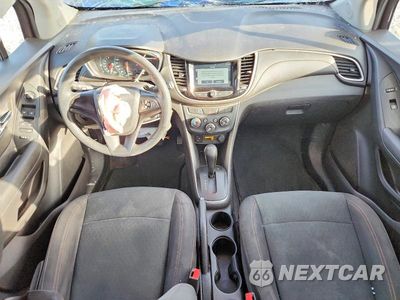 Zdjęcie 8 z 13 samochodu: 2017 CHEVROLET TRAX LS VIN:3GNCJKSB1HL172449 - miniatura
