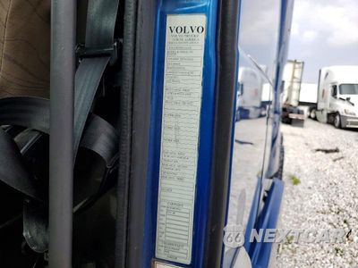 Zdjęcie 13 z 14 samochodu: 2013 VOLVO VNL SEMI TRUCK VIN:4V4NC9EH3DN141190 - miniatura