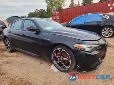 Czwarte zdjęcie samochodu z boku: 2022 ALFA ROMEO GIULIA SUPER VIN:ZARFANBN9N7663259 - miniatura