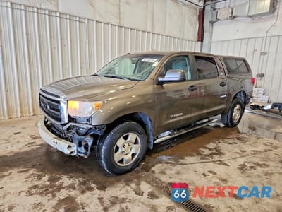 2012 TOYOTA TUNDRA CREWMAX SR5 5TFDM5F10CX030890 - główne zdjęcie licytacji z USA - miniatura