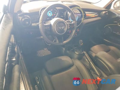 Zdjęcie 8 z 12 samochodu: 2024 MINI COOPER S VIN:WMW53DH06R2V37902 - miniatura