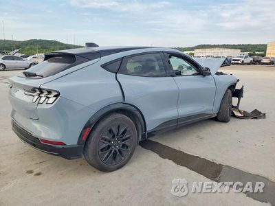 Trzecie zdjęcie samochodu z tyłu: 2025 FORD MUSTANG MACH-E PREMIUM VIN:3FMTK3SU0SMA22469 - miniatura