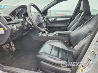 Zdjęcie 7 z 13 samochodu: 2009 MERCEDES-BENZ C 63 AMG VIN:WDDGF77XX9F210386 - miniatura