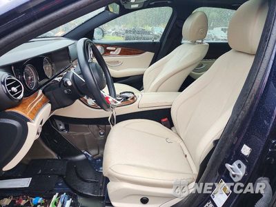 Zdjęcie 7 z 12 samochodu: 2019 MERCEDES-BENZ E 300 4MATIC VIN:WDDZF4KB7KA516791 - miniatura