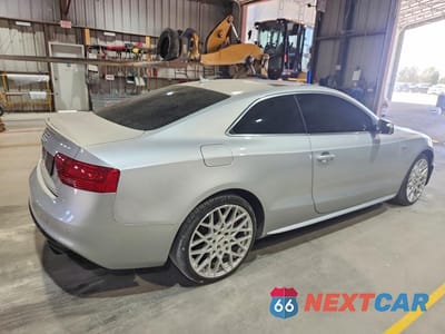 Trzecie zdjęcie samochodu z tyłu: 2013 AUDI S5 PREMIUM PLUS VIN:WAUCGAFRXDA034402 - miniatura