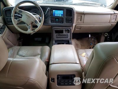 Zdjęcie 8 z 13 samochodu: 2005 GMC YUKON XL DENALI VIN:1GKFK66U45J221513 - miniatura