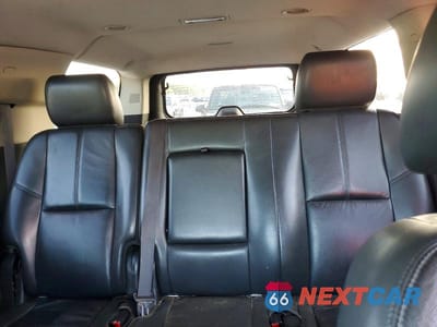 Zdjęcie 10 z 13 samochodu: 2013 CHEVROLET SUBURBAN C1500 LT VIN:1GNSCJE09DR358947 - miniatura