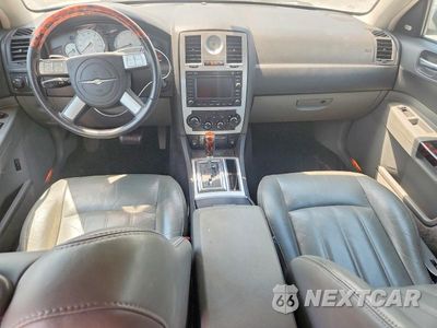 Zdjęcie 8 z 12 samochodu: 2005 CHRYSLER 300C VIN:2C3AA63H55H636393 - miniatura