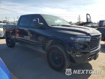 Czwarte zdjęcie samochodu z boku: 2025 RAM 1500 LARAMIE VIN:1C6SRFRP0SN557604 - miniatura