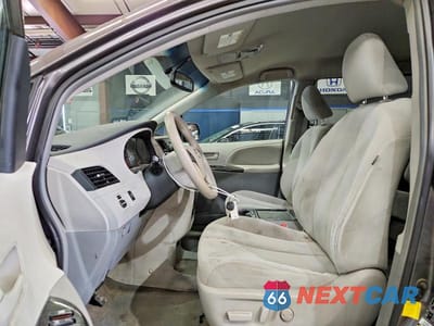 Zdjęcie 7 z 13 samochodu: 2012 TOYOTA SIENNA LE VIN:5TDKK3DC9CS250539 - miniatura