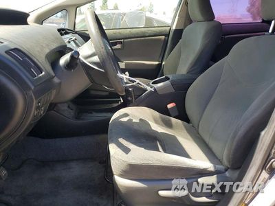 Zdjęcie 7 z 13 samochodu: 2012 TOYOTA PRIUS THREE VIN:JTDKN3DU1C1511823 - miniatura