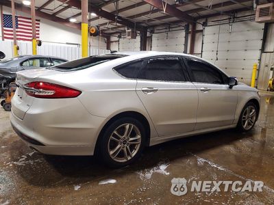 Trzecie zdjęcie samochodu z tyłu: 2018 FORD FUSION SE VIN:3FA6P0H71JR164355 - miniatura