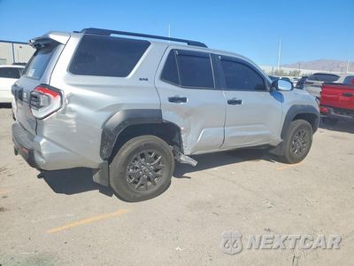 Trzecie zdjęcie samochodu z tyłu: 2025 TOYOTA 4RUNNER SR5 VIN:JTEVA5BR3S5061064 - miniatura
