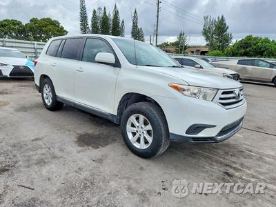 Czwarte zdjęcie samochodu z boku: 2011 TOYOTA HIGHLANDER BASE VIN:5TDZK3EH6BS049723 - miniatura
