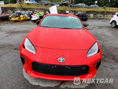 Piąte zdjęcie samochodu w środku: 2024 TOYOTA GR 86 PREMIUM VIN:JF1ZNBE10R8751139 - miniatura
