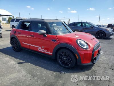Czwarte zdjęcie samochodu z boku: 2023 MINI COOPER S VIN:WMW53DK0XP2T39488 - miniatura