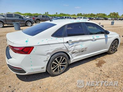 Trzecie zdjęcie samochodu z tyłu: 2023 VOLKSWAGEN JETTA SPORT VIN:3VWBM7BU4PM025039 - miniatura