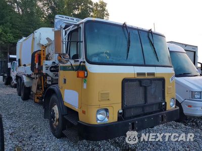 Czwarte zdjęcie samochodu z boku: 2011 AUTOCAR XPEDITOR REFUSE TRUCK VIN:5VCACRKF6BH211938 - miniatura