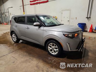 Czwarte zdjęcie samochodu z boku: 2025 KIA SOUL LX VIN:KNDJ23AU8S7943135 - miniatura