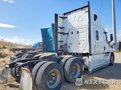 Trzecie zdjęcie samochodu z tyłu: 2019 FREIGHTLINER CASCADIA 1 - TRUCK CAB AND CHASSIS VIN:3AKJHHDR2KSKL4272 - miniatura