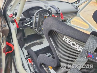 Zdjęcie 8 z 12 samochodu: 2024 PORSCHE CAYMAN GT4 VIN:WP0ZZZ986RK299750 - miniatura