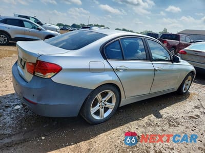 Trzecie zdjęcie samochodu z tyłu: 2014 BMW 3 SERIES 320 I VIN:WBA3B1G56ENS80125 - miniatura