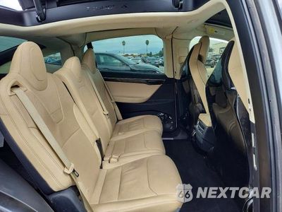 Zdjęcie 11 z 13 samochodu: 2016 TESLA MODEL X VIN:5YJXCDE24GF026216 - miniatura