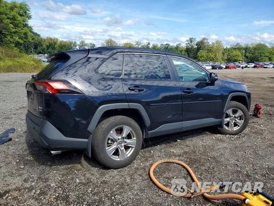 Trzecie zdjęcie samochodu z tyłu: 2024 TOYOTA RAV4 XLE VIN:2T3P1RFV2RW435985 - miniatura