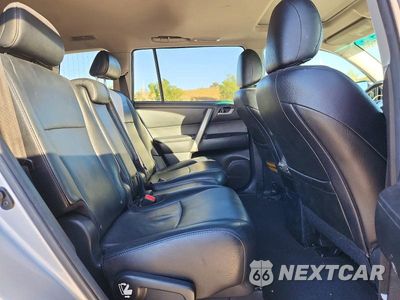 Zdjęcie 11 z 13 samochodu: 2013 TOYOTA HIGHLANDER SE VIN:5TDBK3EH4DS264537 - miniatura