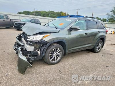 2017 TOYOTA HIGHLANDER XLE 5TDJZRFHXHS477913 - główne zdjęcie licytacji z USA - miniatura