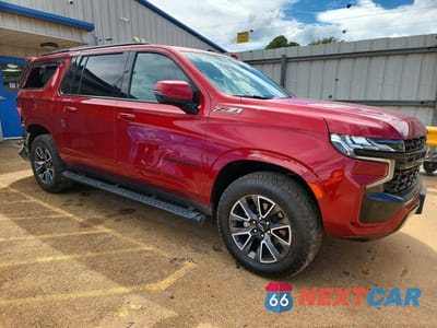 Czwarte zdjęcie samochodu z boku: 2023 CHEVROLET SUBURBAN K1500 Z71 VIN:1GNSKDKD3PR380815 - miniatura