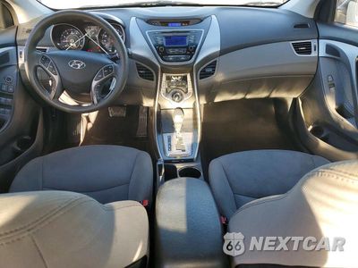 Zdjęcie 8 z 12 samochodu: 2013 HYUNDAI ELANTRA GLS VIN:5NPDH4AE6DH306771 - miniatura