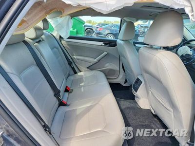 Zdjęcie 10 z 13 samochodu: 2019 VOLKSWAGEN PASSAT WOLFSBURG VIN:1VWLA7A38KC001312 - miniatura