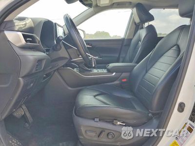 Zdjęcie 7 z 13 samochodu: 2021 TOYOTA HIGHLANDER XLE VIN:5TDGZRBH7MS105469 - miniatura