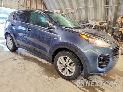 Czwarte zdjęcie samochodu z boku: 2018 KIA SPORTAGE LX VIN:KNDPMCAC6J7340338 - miniatura