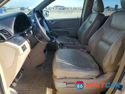 Zdjęcie 7 z 13 samochodu: 2006 HONDA ODYSSEY TOURING VIN:5FNRL38866B007376 - miniatura