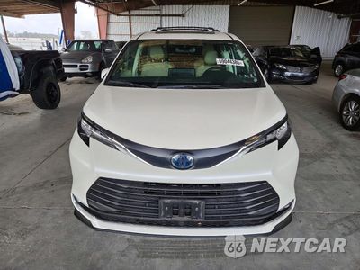 Piąte zdjęcie samochodu w środku: 2021 TOYOTA SIENNA XLE VIN:5TDJSKFC6MS017271 - miniatura