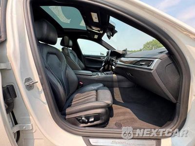 Piąte zdjęcie samochodu w środku: 2020 BMW 530 XI VIN:WBAJR7C07LCD10180 - miniatura