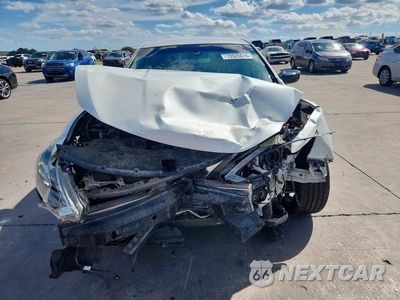 Piąte zdjęcie samochodu w środku: 2017 NISSAN ALTIMA 2.5 SR VIN:1N4AL3AP5HN304079 - miniatura