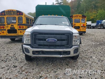 Piąte zdjęcie samochodu w środku: 2014 FORD F550 SUPER DUTY CHIPPER TRUCK VIN:1FDUF5HT2EEA88552 - miniatura