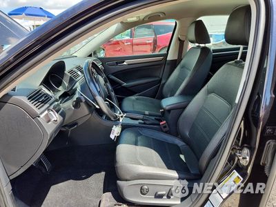 Zdjęcie 7 z 12 samochodu: 2017 VOLKSWAGEN PASSAT R-LINE VIN:1VWDT7A32HC080290 - miniatura